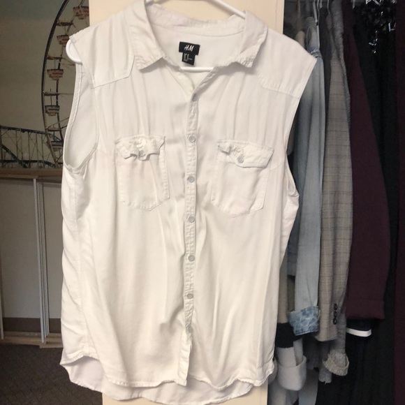 H&M Jackets & Blazers - Button Down Vest H&M Jackets & Blazers - Button Down Vest